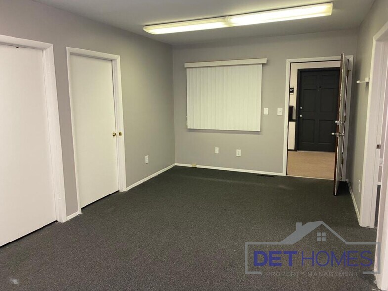 More Photos Of 17200 W 10 Mile Rd, Southfield Office For Lease