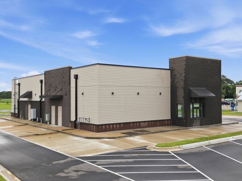 More Photos Of 2620 Dickinson Ave, Greenville Storefront For Lease