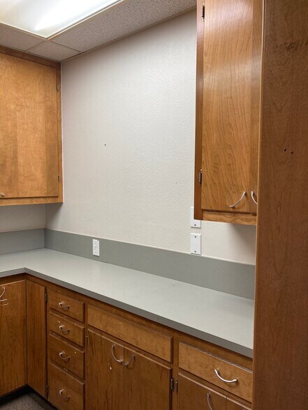 More Photos Of 2620 Yonkers St, Plainview Medical For Lease