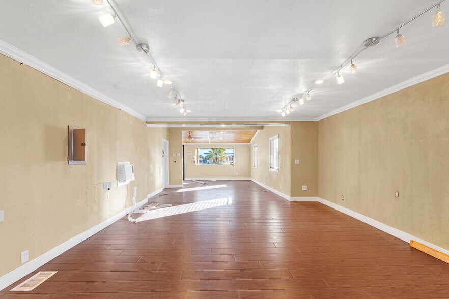 More Photos Of 16088 Outer Bear Valley Rd, Victorville Office For Lease