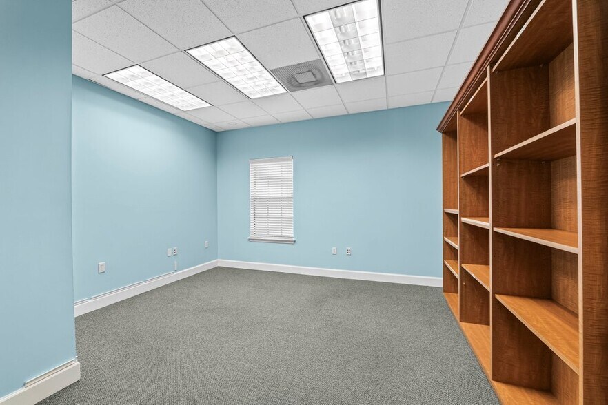 More Photos Of , Jacksonville Office For Sale