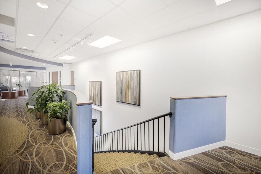 More Photos Of 10 Enterprise Blvd, Greenville Medical For Lease