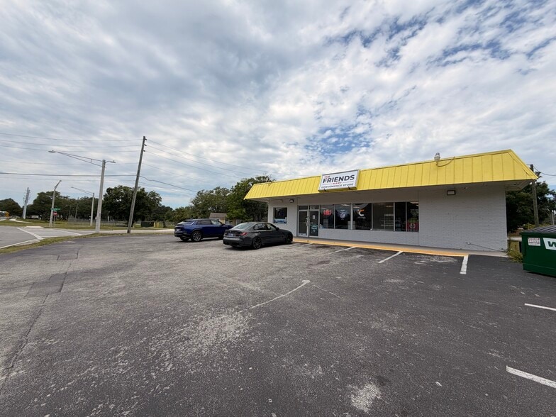 More Photos Of 1929 Clay St, Kissimmee Convenience Store For Lease