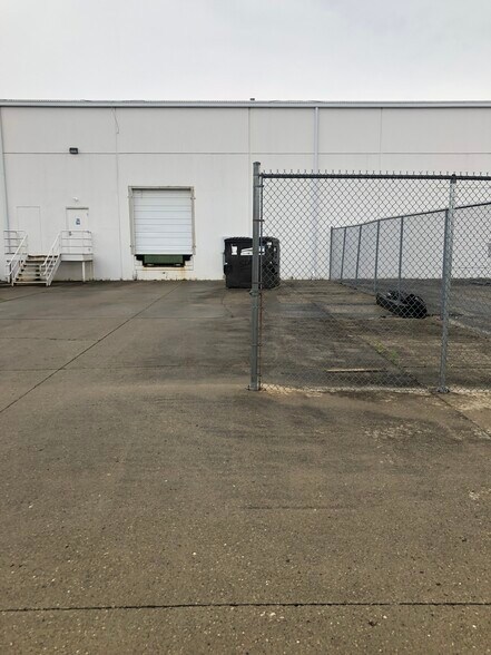 More Photos Of 10051 Simonson Rd, Harrison Showroom For Lease