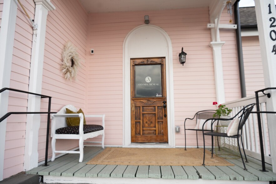 More Photos Of 1204 S Main St, Columbia Office For Sale