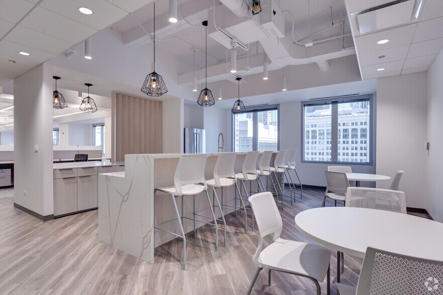 Photo of 15th Floor Ste 1560