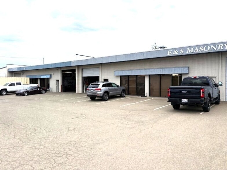 More Photos Of 2882 Grove Way, Castro Valley Service For Lease