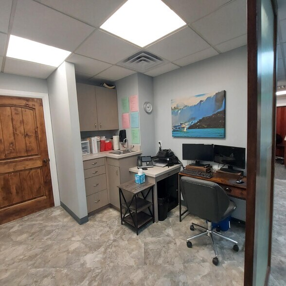 More Photos Of 6112-6122 E 61st St, Tulsa Medical For Sale