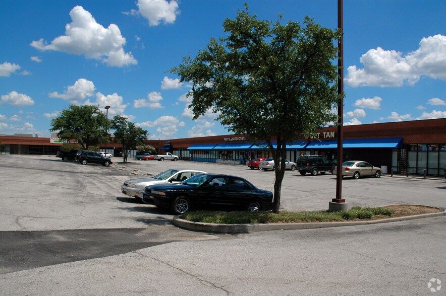 More Photos Of 6601-6677 McCart Ave, Fort Worth Unknown For Lease