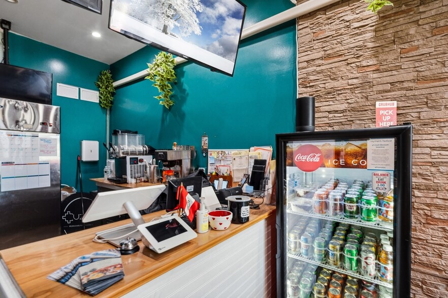 More Photos Of 379 Sunrise Hwy, Lynbrook Storefront Retail Office For Sale