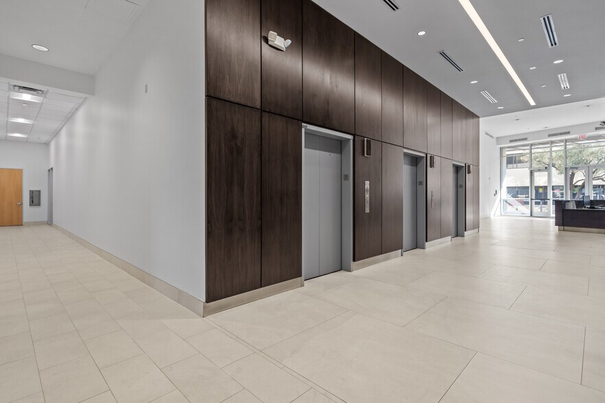 More Photos Of 4041 N Central Ave, Phoenix Unknown For Lease