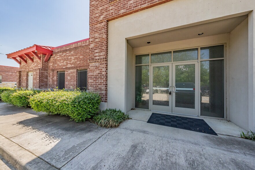 More Photos Of 416 Village Dr, Murphy Medical For Lease