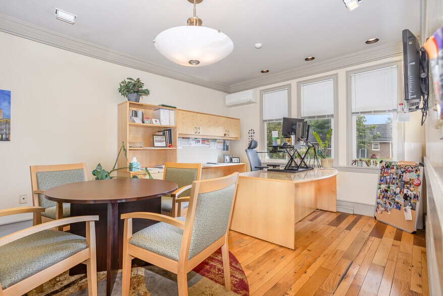 More Photos Of 1910 Harrington Dr, Lancaster Office For Sale