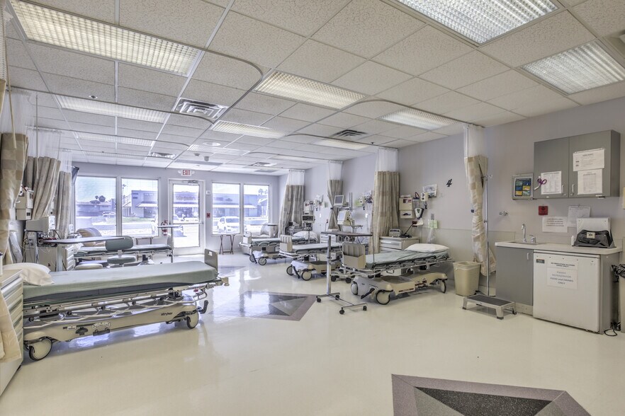 More Photos Of 3560 E Flamingo Rd, Las Vegas Medical For Sale