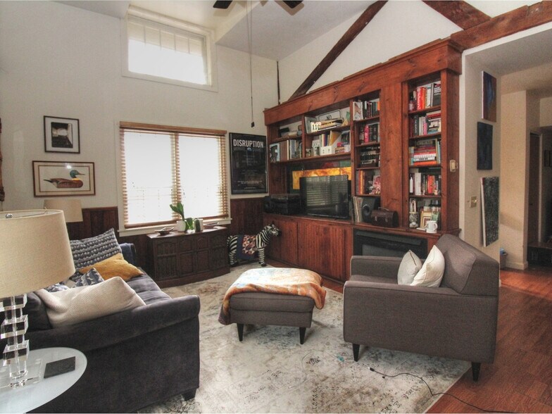 More Photos Of 5224 Shelburne Rd, Shelburne Apartments For Lease