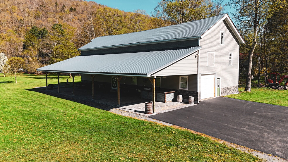 More Photos Of 159 Rockland Rd, Roscoe Hotel For Sale