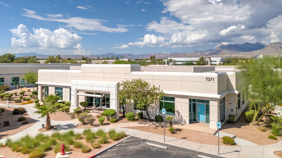 More Photos Of 7371 Prairie Falcon Rd, Las Vegas Office For Lease