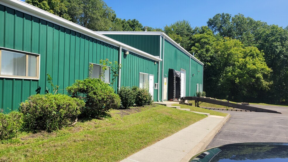 More Photos Of 4 Hadden Dr, Montgomery Warehouse For Lease