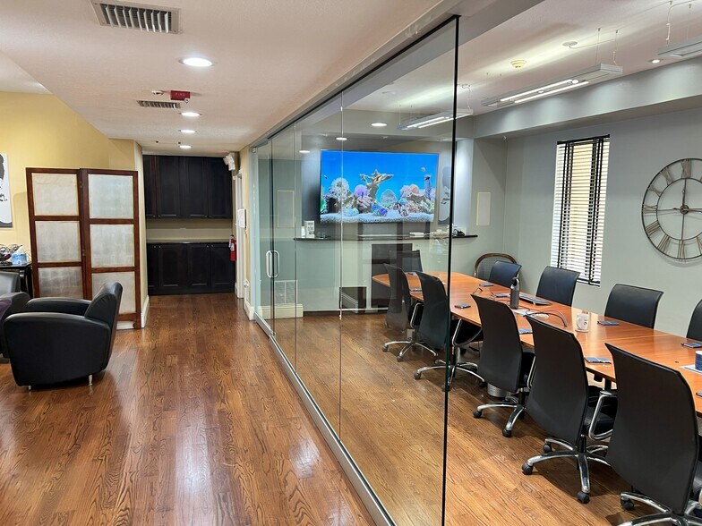 More Photos Of 350 E Pine St, Orlando Coworking Space