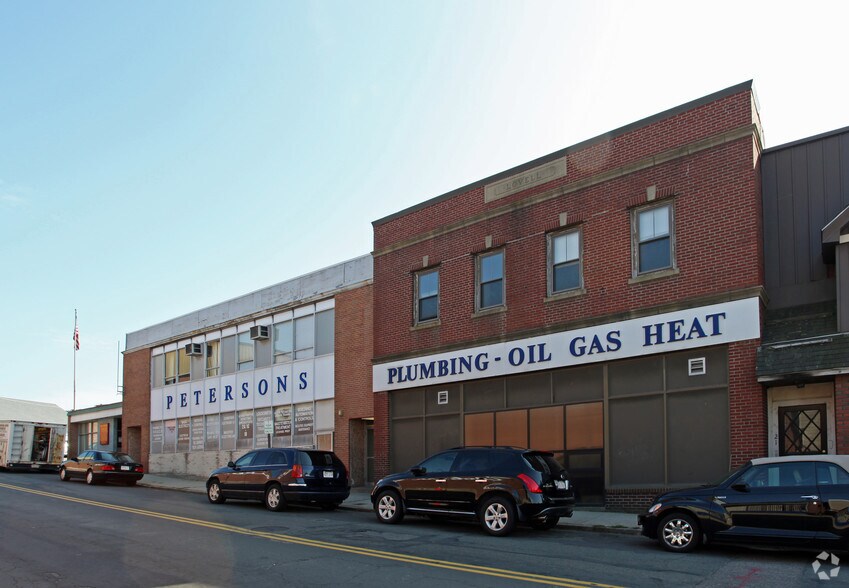 More Photos Of 23-25 Montvale Ave, Woburn Storefront Retail Office For Sale