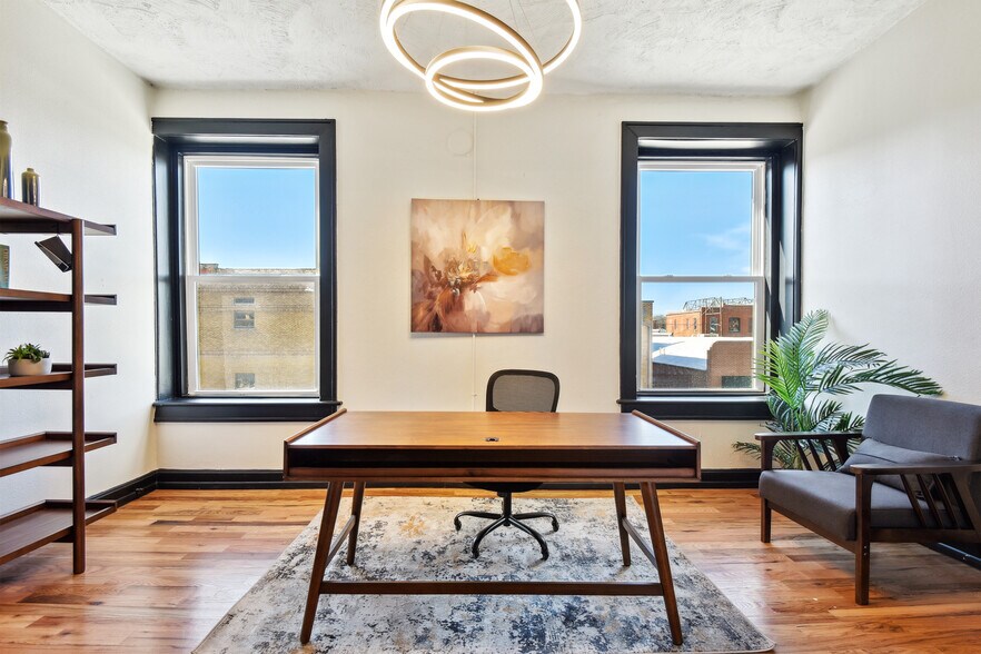 More Photos Of 5 N Park St, Sapulpa Storefront For Lease