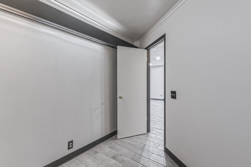 More Photos Of 9657 New Sapulpa Rd, Sapulpa Storefront Retail Office For Sale