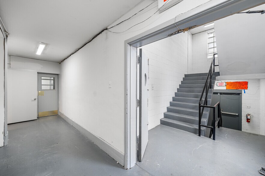 More Photos Of 379 Cherry St, Pottstown Flex For Lease