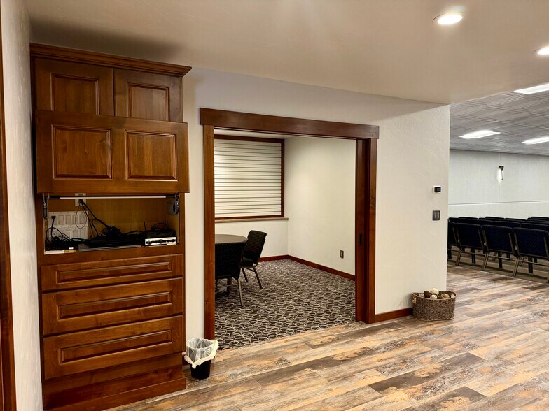 More Photos Of 311 12th St, Chinook Specialty For Sale