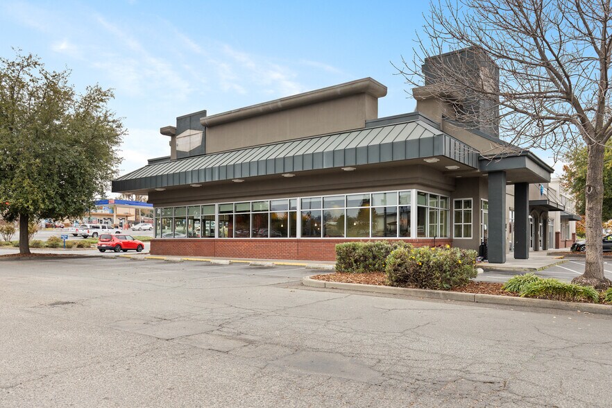 More Photos Of 2470 Oro Dam Blvd E, Oroville Freestanding For Lease