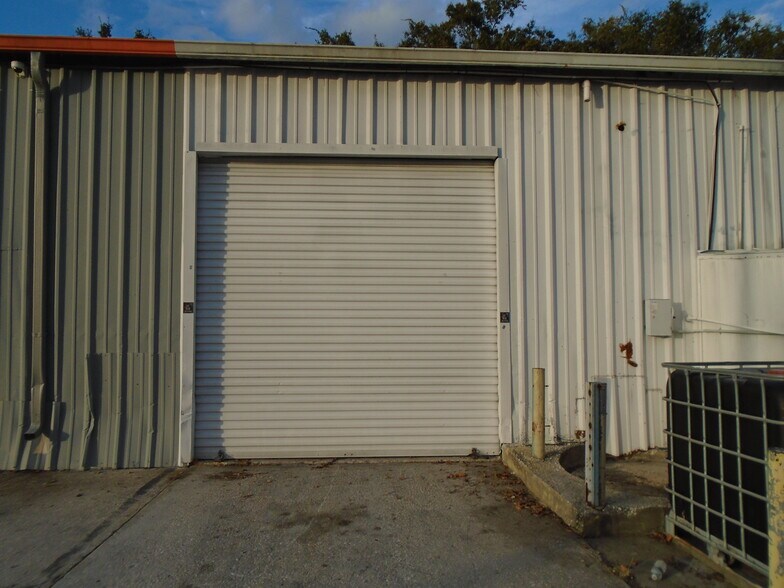 More Photos Of 8025 Anderson Rd, Tampa Flex For Lease