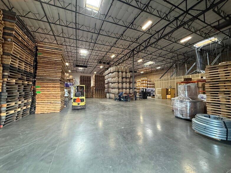 More Photos Of 256 Sutton Pl, Santa Rosa Distribution For Lease