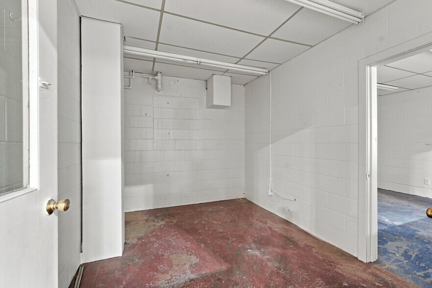 More Photos Of 6115 Robertson Ave, Nashville Warehouse For Lease