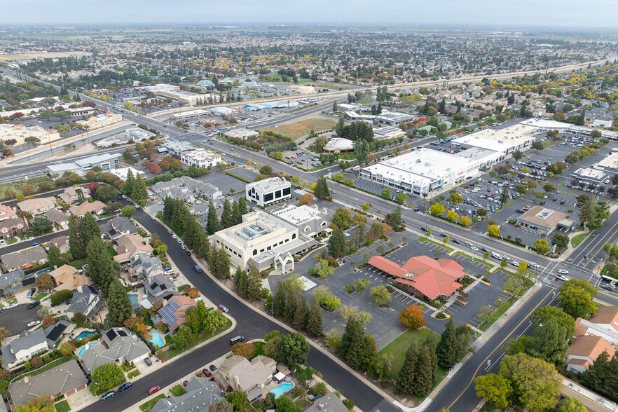 More Photos Of 1421 Oakdale Rd, Modesto Hospital For Lease