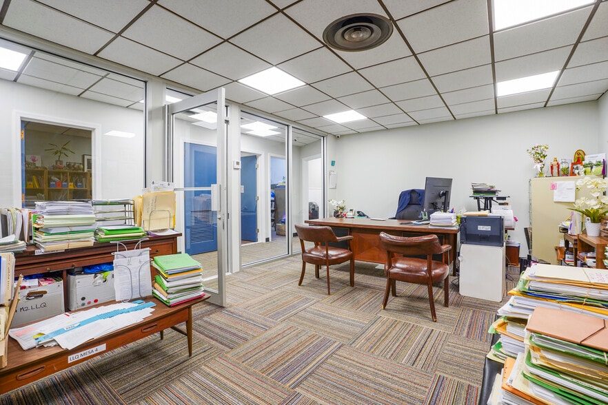 More Photos Of 283 N Broad St, Elizabeth Freestanding For Lease