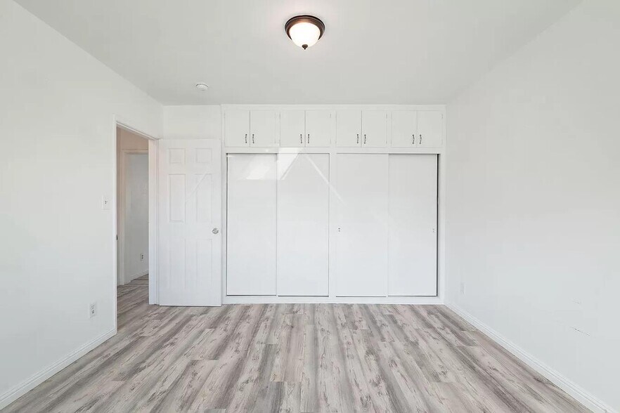 More Photos Of 4203 N Huntington Dr, Los Angeles Storefront Retail Residential For Sale