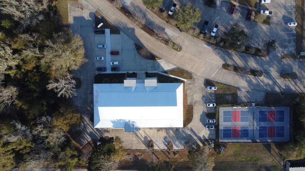 More Photos Of 111 N Causeway Blvd, Mandeville Office For Lease