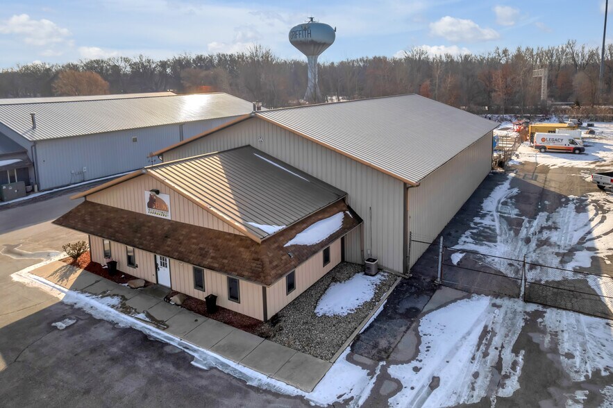 More Photos Of 403 Industrial Dr, Griffith Service For Sale