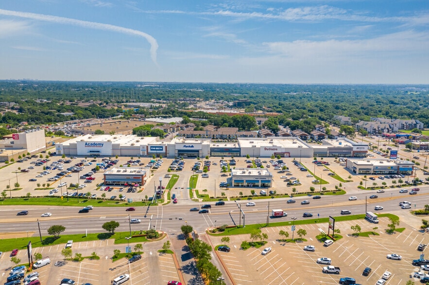 More Photos Of E Northwest Hwy & Abrams Rd, Dallas Unknown For Lease