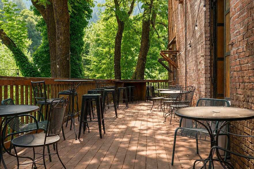 More Photos Of 101 Commercial St, Downieville Bar For Sale