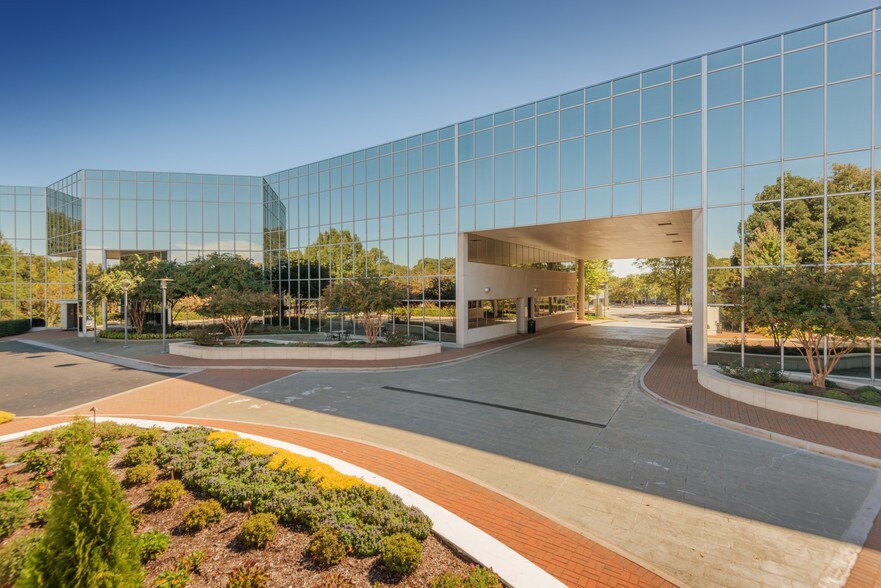 More Photos Of 2101 Rexford Rd, Charlotte Office For Lease