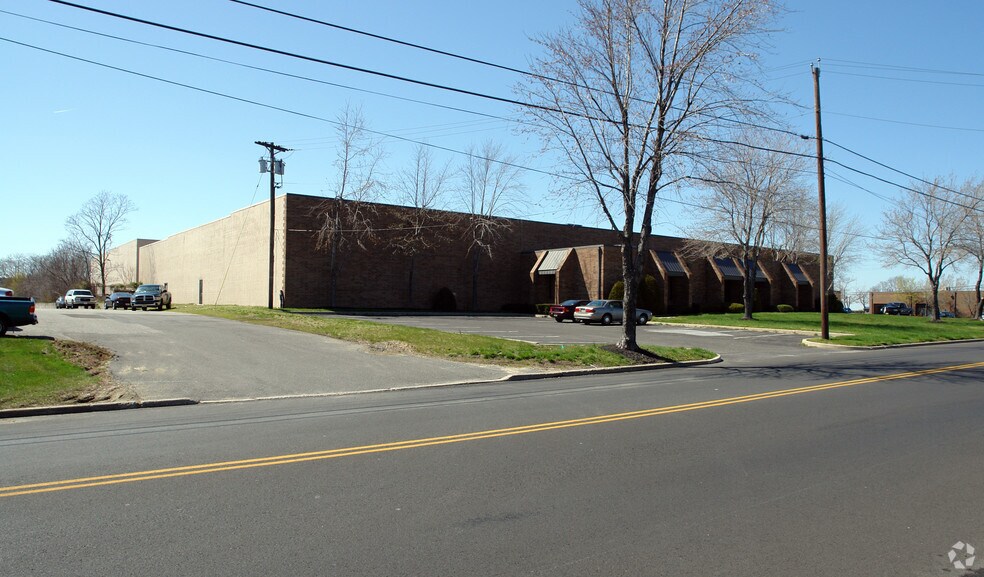 More Photos Of 751-761 Hylton Rd, Pennsauken Warehouse For Lease