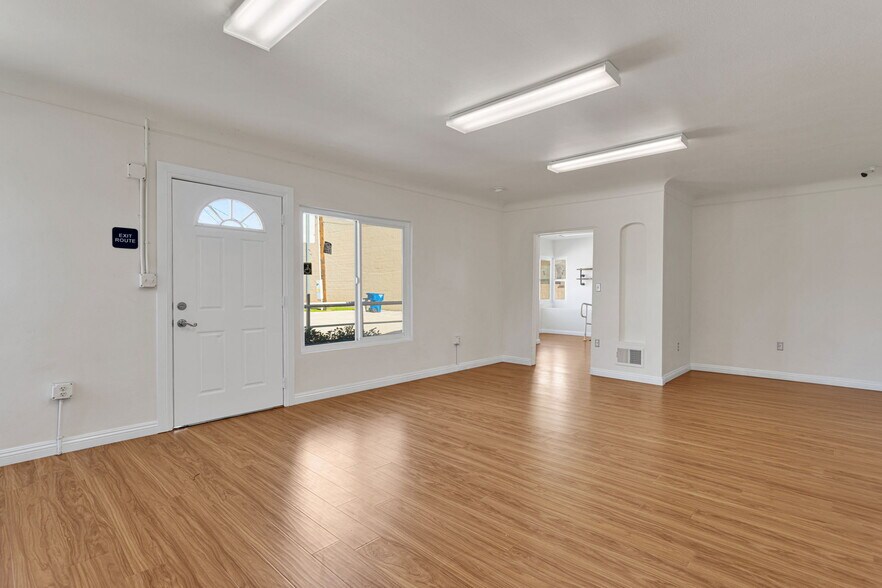 More Photos Of 943 W Holt Blvd, Ontario General Retail For Sale