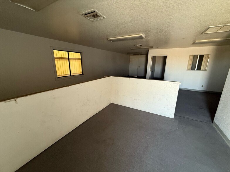 More Photos Of 100 E 9th St, Douglas Warehouse For Sale