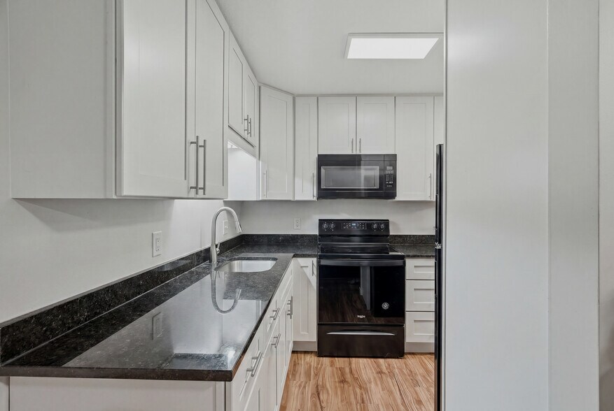 More Photos Of 394 Pierce St, Saint Paul Apartments For Sale
