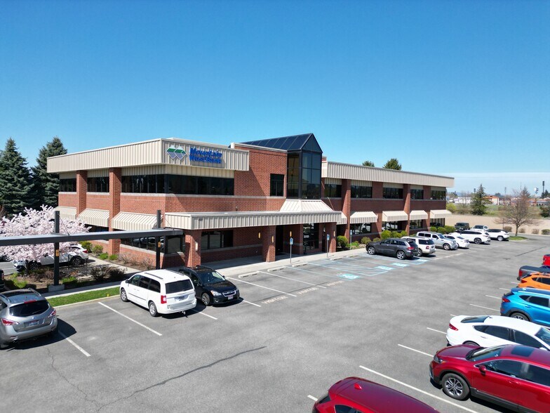 More Photos Of 2123 N Government Way, Coeur d'Alene Bank For Sale