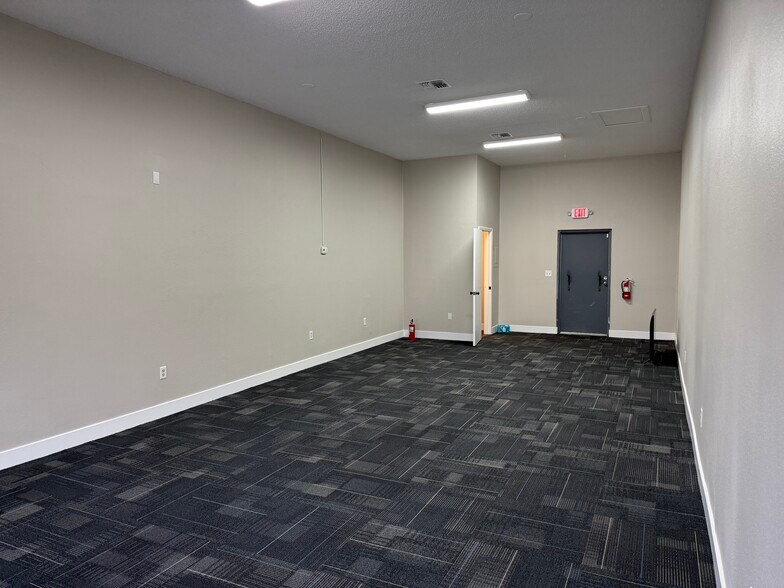 More Photos Of 38858 US Highway 19 N, Tarpon Springs Office For Lease