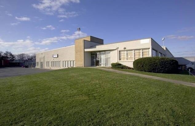 More Photos Of 92 Central Ave, Farmingdale Warehouse For Lease