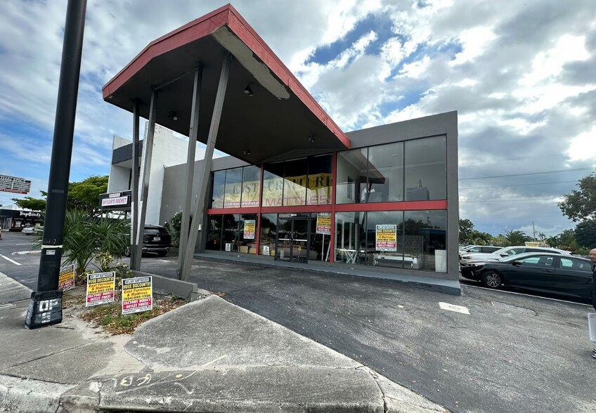 More Photos Of 1500 E Commercial Blvd, Fort Lauderdale Freestanding For Lease