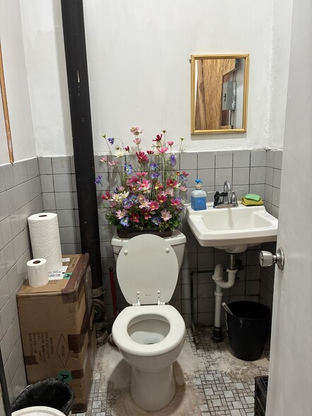 More Photos Of 52 W Chelten Ave, Philadelphia Storefront Retail Office For Sale