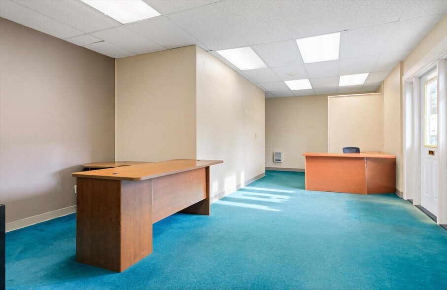 More Photos Of 5589 Harbor Road Rd, Freeland Office Residential For Sale